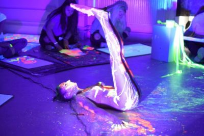 DSC 6615 400x267 - 'Neon Naked' Life Drawing for Students Induction alt