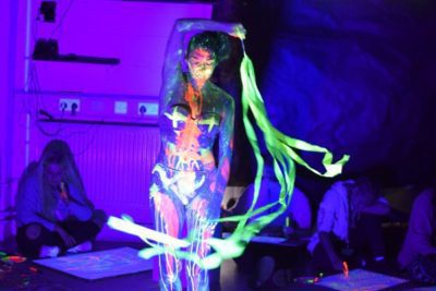 DSC 6637 1 400x267 - 'Neon Naked' Life Drawing for Students Induction alt