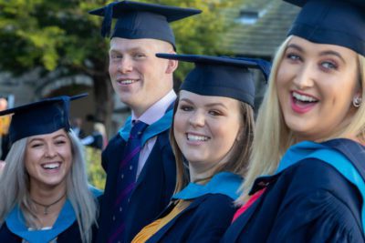 web AI5I3925 400x267 - Graduation 2019 alt