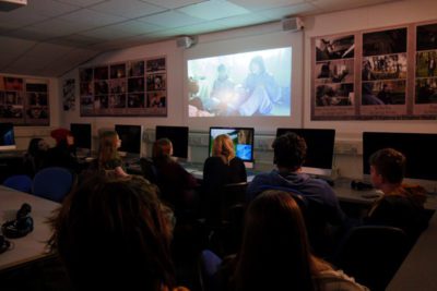 WEB P1600229 400x267 - Filmmaker Gives Media Students the Big Picture alt