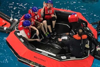 web Unknown 1 400x267 - Aviation Students do Emergency Water Drills Training alt
