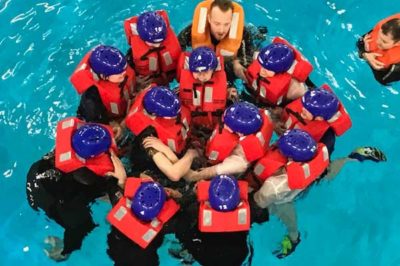 web Unknown 3 400x266 - Aviation Students do Emergency Water Drills Training alt
