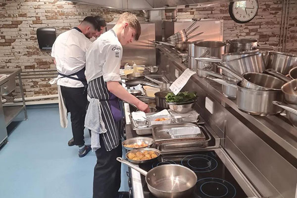 Catering grantley3 - Former Catering Student wows College Diners Catering grantley3 - Former Catering Student wows College Diners alt