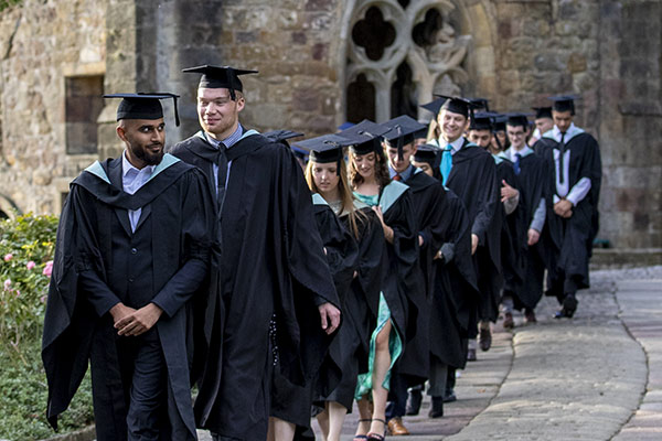 grad5 - Celebrating Graduate Success at Craven College alt