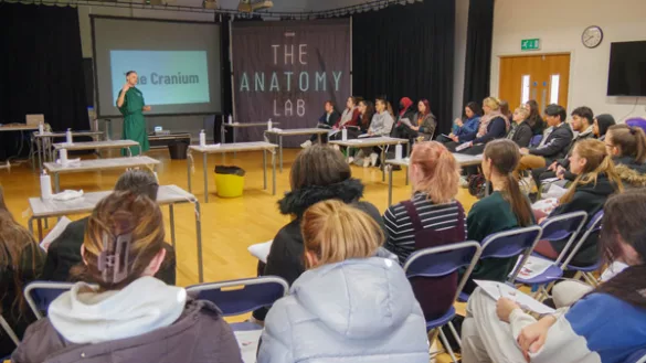 Students Experience Live Post-Mortem