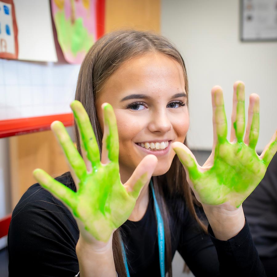 girl with green hands