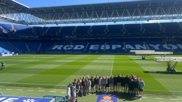 Sports Students Enjoy Spanish Adventure - 414821