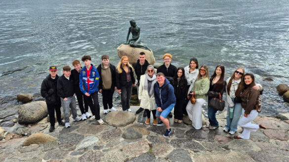 Students Jet Off on European Adventure! - 416035